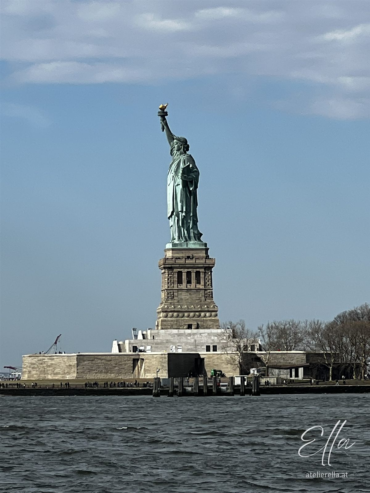 Freiheitsstatue vom Wasser aus